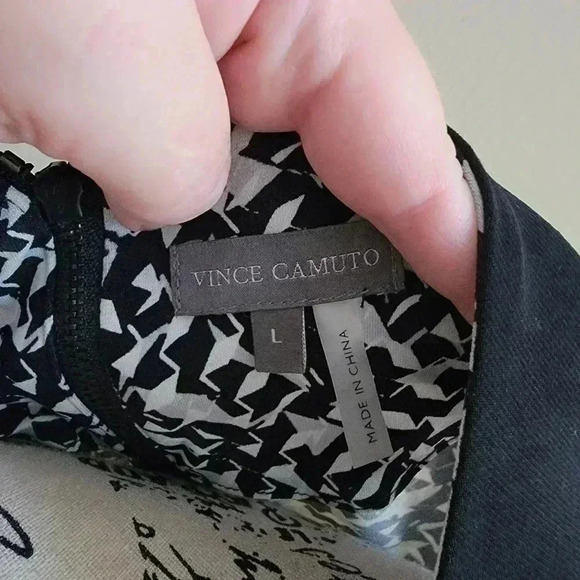 VINCE CAMUTO black and white sleeveless blouse, large - Picture 4 of 7